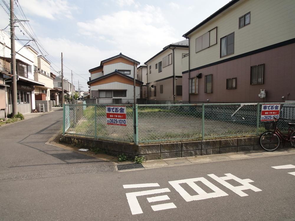 Local photos, including front road. Local Photos