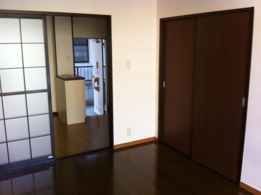 Living and room. The same type by the room