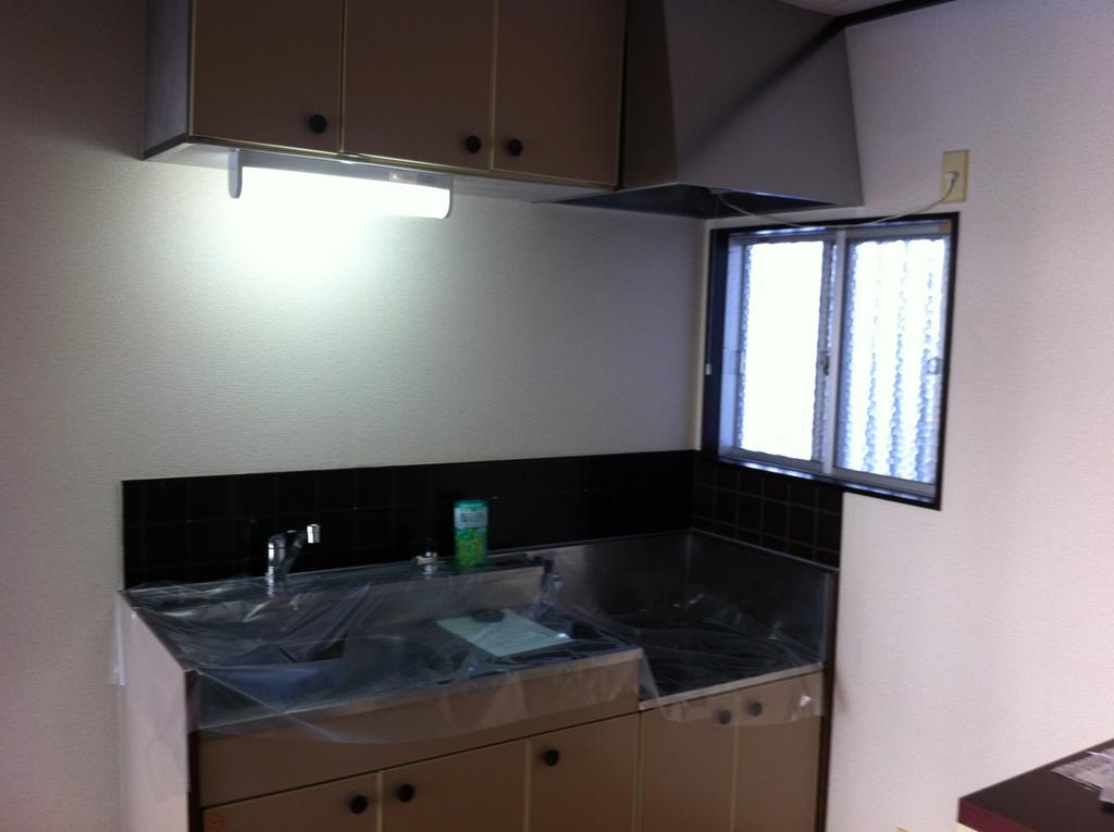 Kitchen. The same type by the room