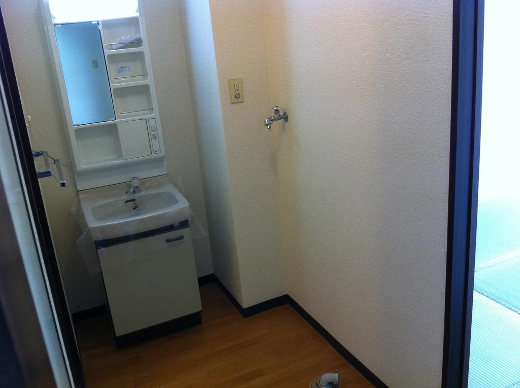 Washroom. The same type by the room