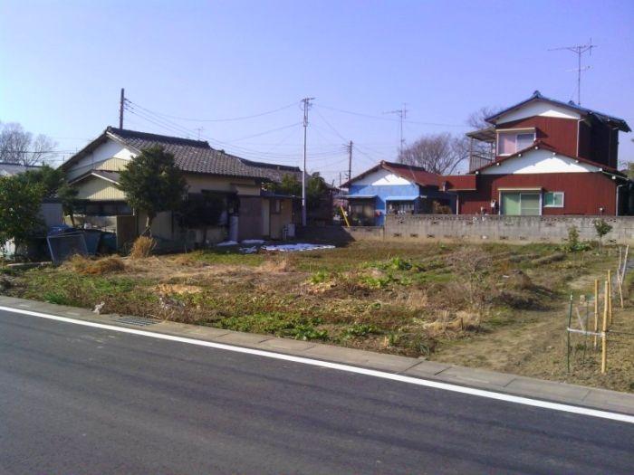 Local photos, including front road