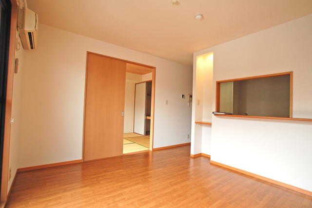 Living and room. ☆ Family reunion in the stylish interior south toward bright and airy living ☆