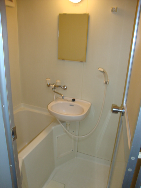 Bath. Bus independent