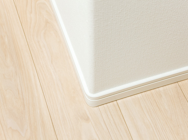 Interior.  [Rounded finish] So as not to hit the body and things, Overhanging portion of the raw activity line is, It adopted a rounded finish.