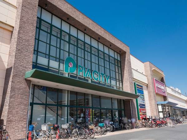 Surrounding environment. Piashiti (14 mins / About 1100m)