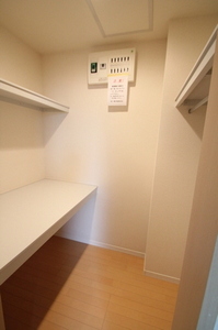 Receipt. The Western-style, Wo - There is a click-in closet.