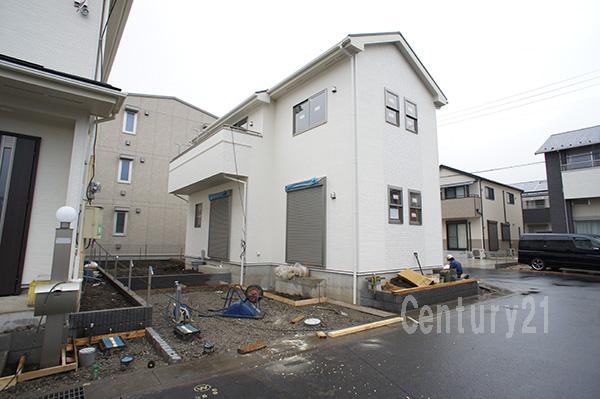 Local appearance photo. 1 Building