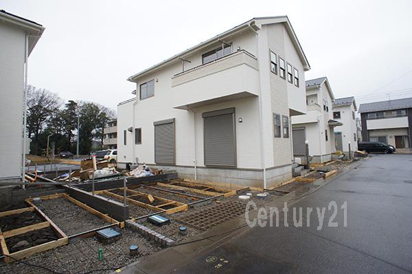 Local appearance photo. Building 3