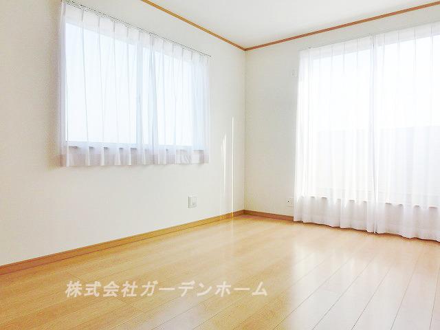 Model house photo. In Western-style calm atmosphere, You can enjoy one free time !! (model house)