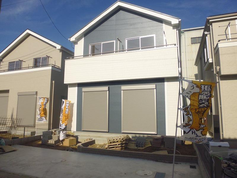 Local appearance photo. Local (12 May 2013) Shooting