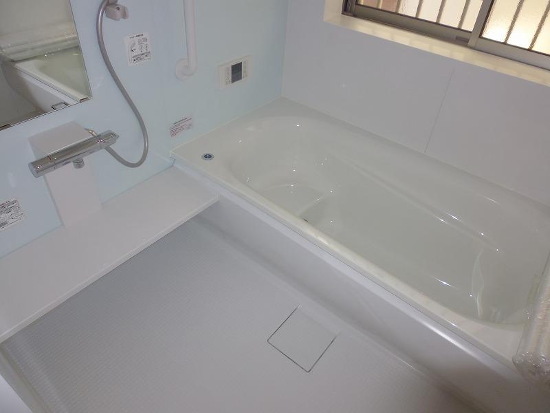 Bathroom. Indoor (12 May 2013) Shooting