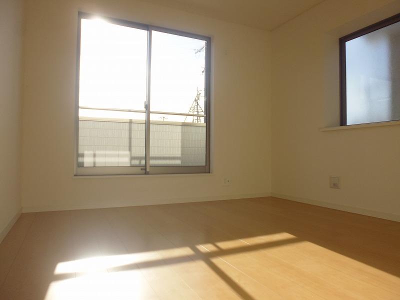 Non-living room. Indoor (12 May 2013) Shooting