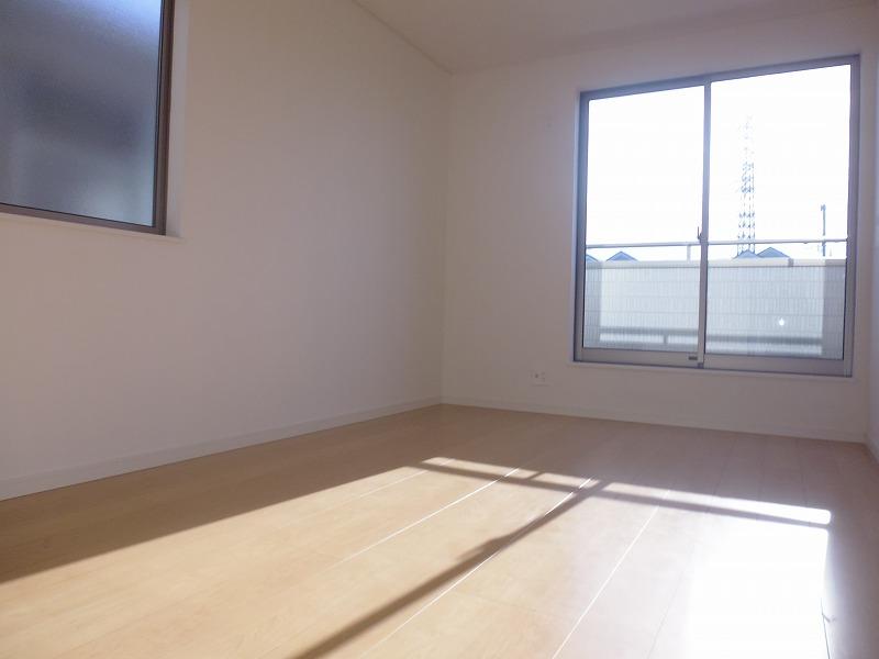 Non-living room. Indoor (12 May 2013) Shooting