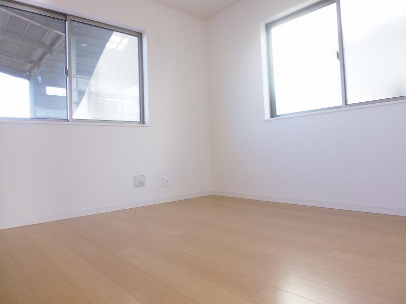 Non-living room. Indoor (12 May 2013) Shooting