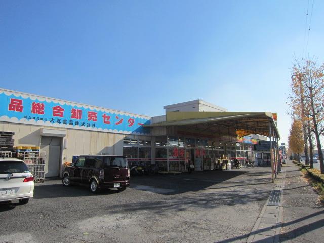 Supermarket. 150m until the frozen food General Wholesale Center