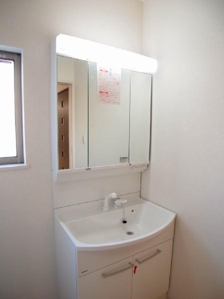 Wash basin, toilet. Convenient shampoo dresser in the morning of preparation