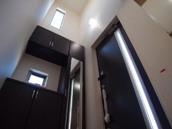 Other introspection. Atrium has changed in the space which can taste the feeling of opening the front door.