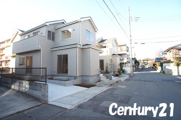 Local photos, including front road. 12 / 25 shooting