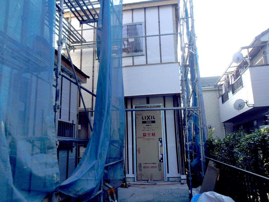 Local photos, including front road. We offer the same use the finished model house of this property. Please feel free to contact us.