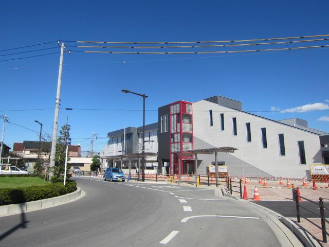 station. 1520m station building until Ōbukuro Station has a new