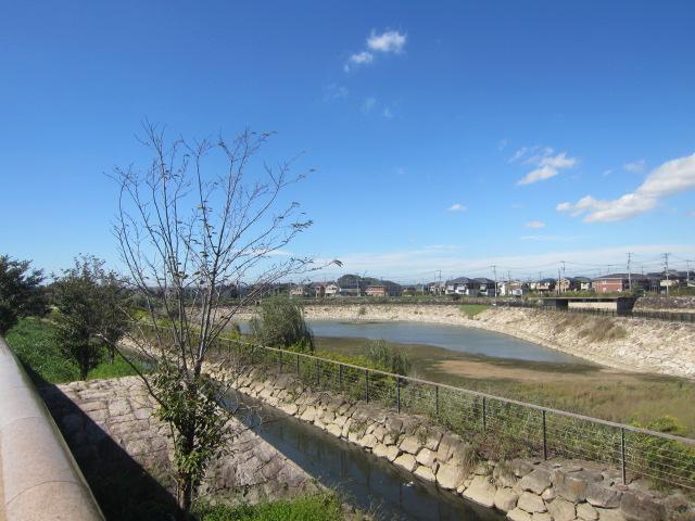 Other local. Good living environment per readjustment construction in the area