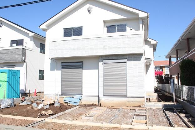 Local appearance photo. Building 3