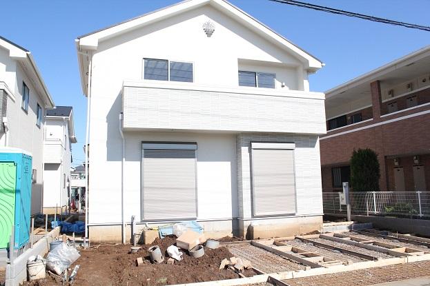 Local appearance photo. Building 3