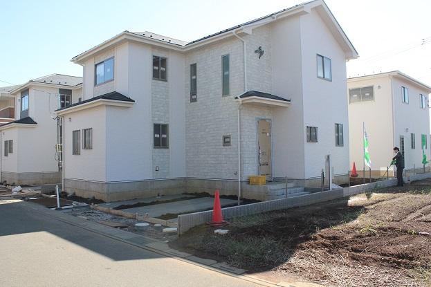 Local photos, including front road. 1 Building