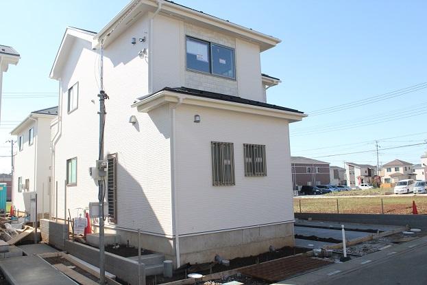 Local appearance photo. 1 Building