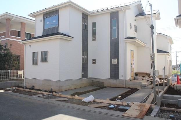 Local appearance photo. Building 2