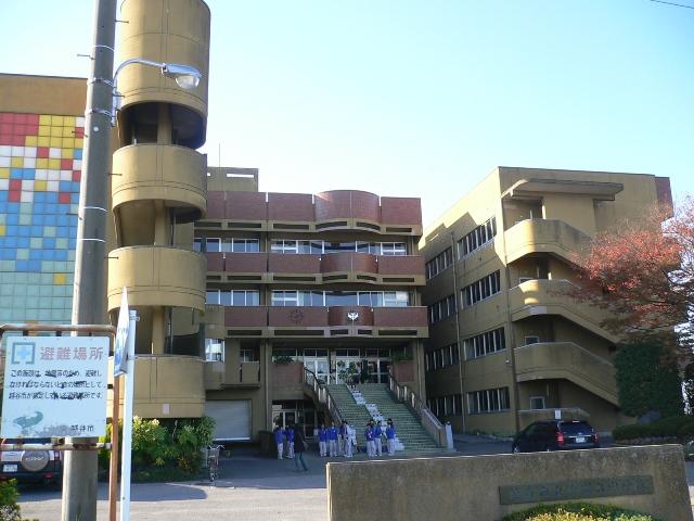 Junior high school. Until in Senma stand 1300m