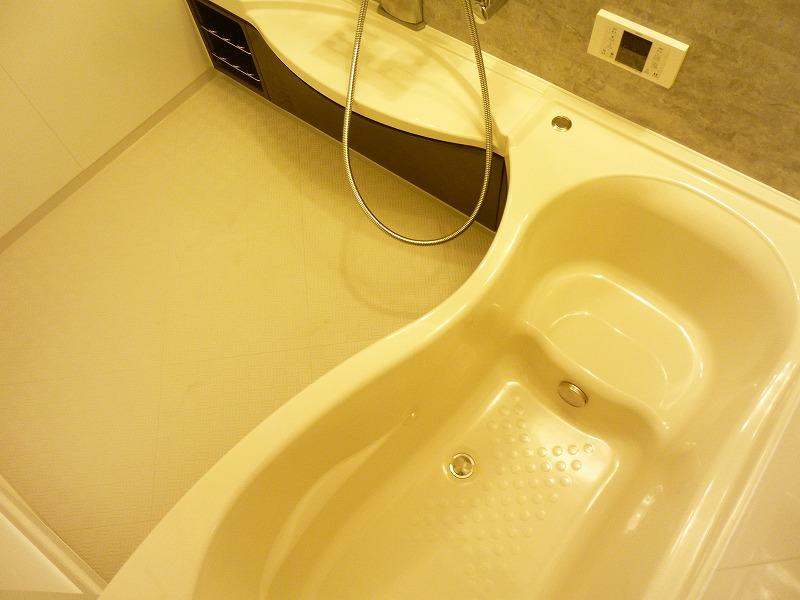 Bathroom. Indoor (12 May 2013) Shooting