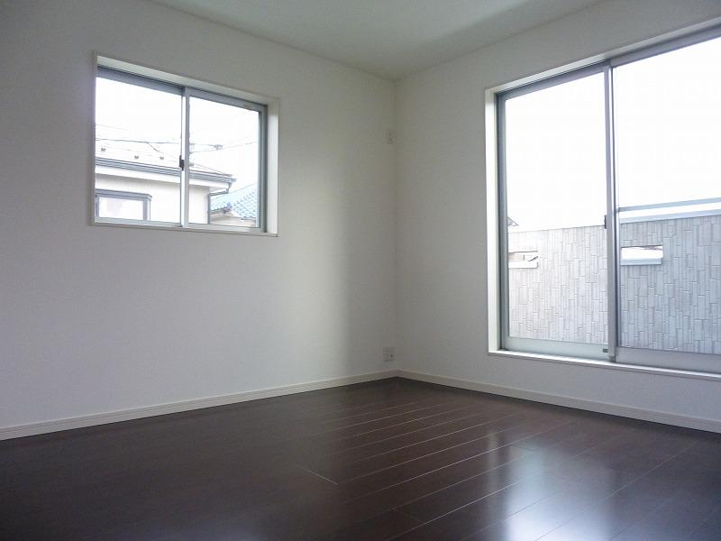 Non-living room. Indoor (12 May 2013) Shooting