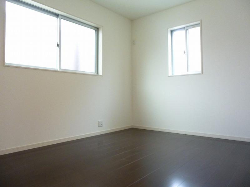 Non-living room. Indoor (12 May 2013) Shooting