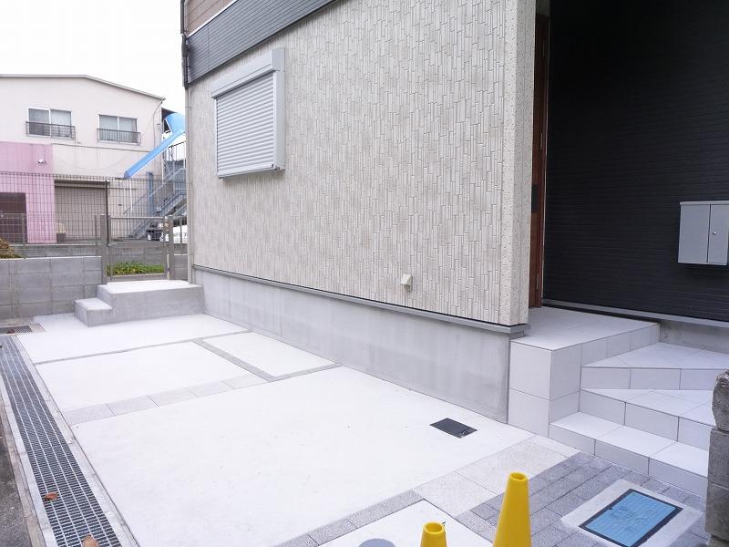 Parking lot. Local (12 May 2013) Shooting