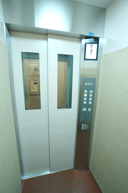 Other common areas. Many shopping way home from the luggage with happy Elevator ☆