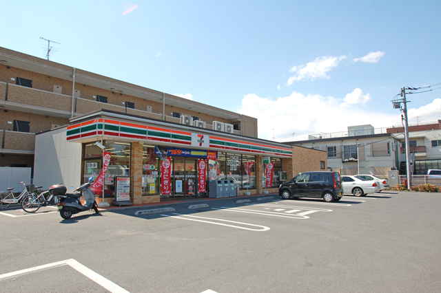 Convenience store. Seven-Eleven Minami Koshigaya 5-chome up (convenience store) 155m