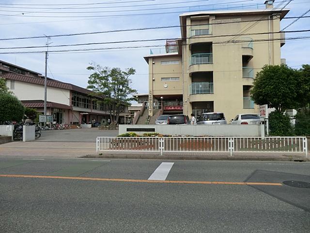 Primary school. Koshigaya between Municipal thousand stand up to elementary school 1400m
