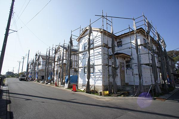 Local photos, including front road. Local (11 May 2013) Shooting