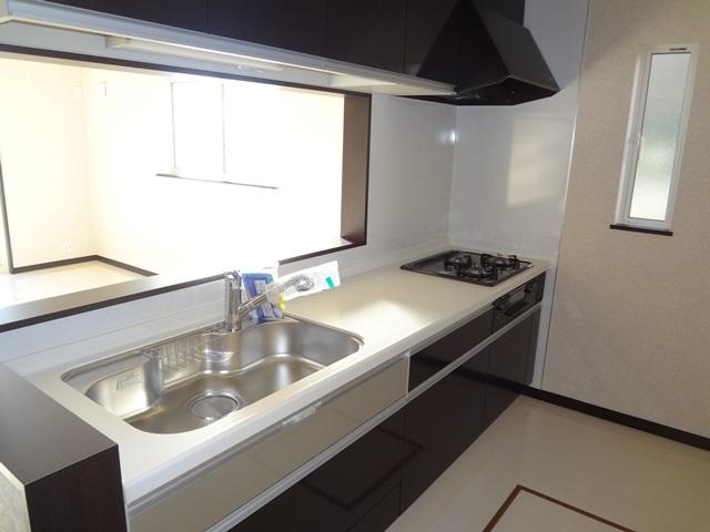 Kitchen. 4 Building kitchen