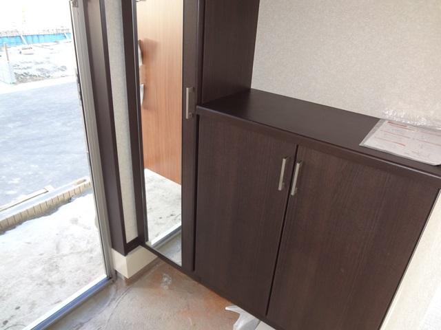 Entrance. Entrance 4 Building