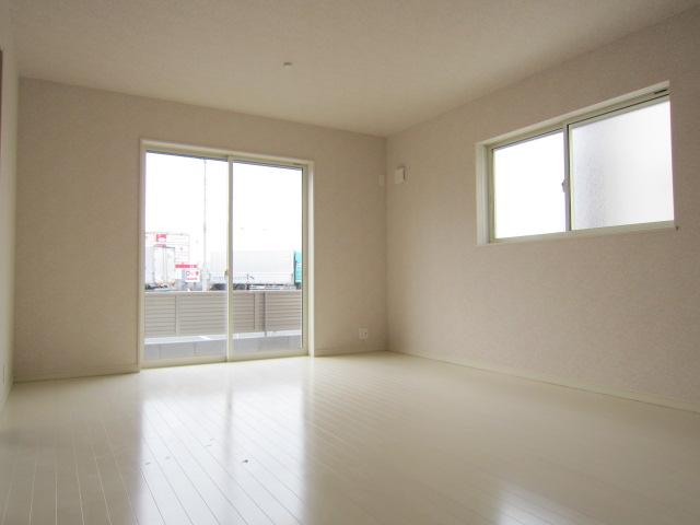 Living. Building 2 living