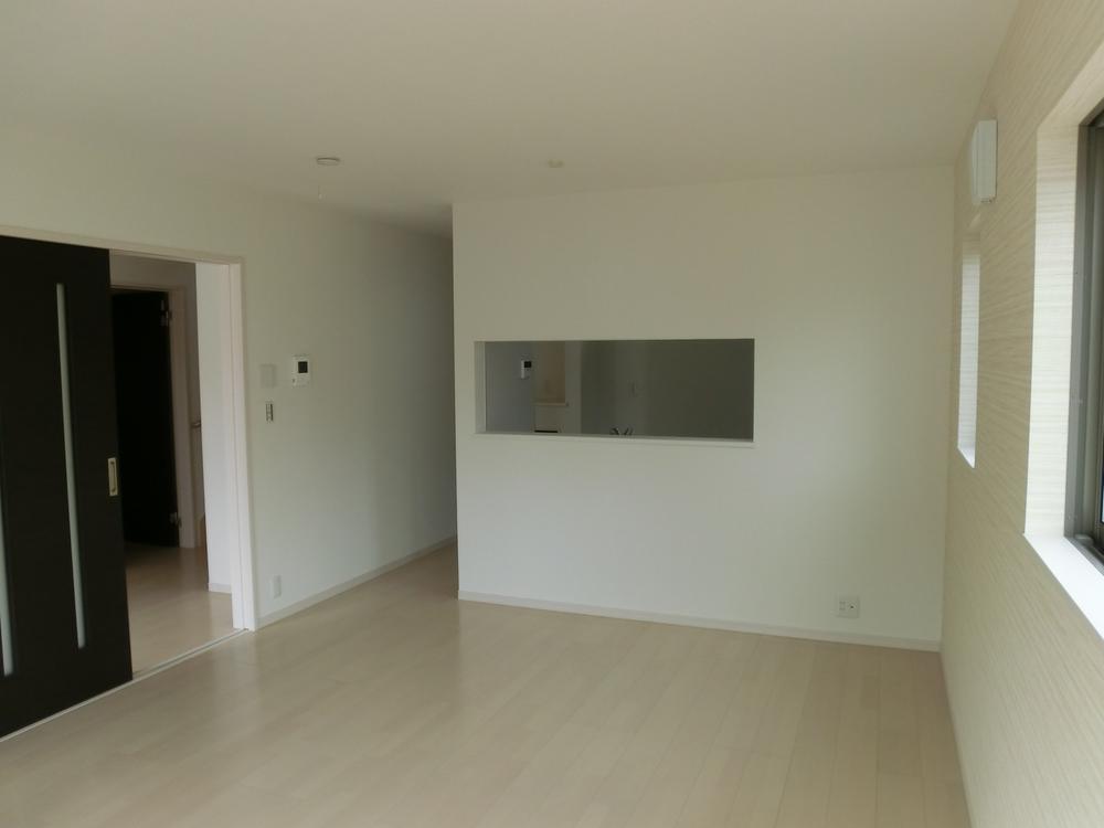 Same specifications photos (living). LDK also increases likely relaxation time of family reunion. 