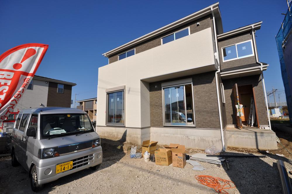 Local appearance photo. ◆ ◇ ◆ Good per sun! Land 47 square meters! Parking 2 cars! ◆ ◇ ◆