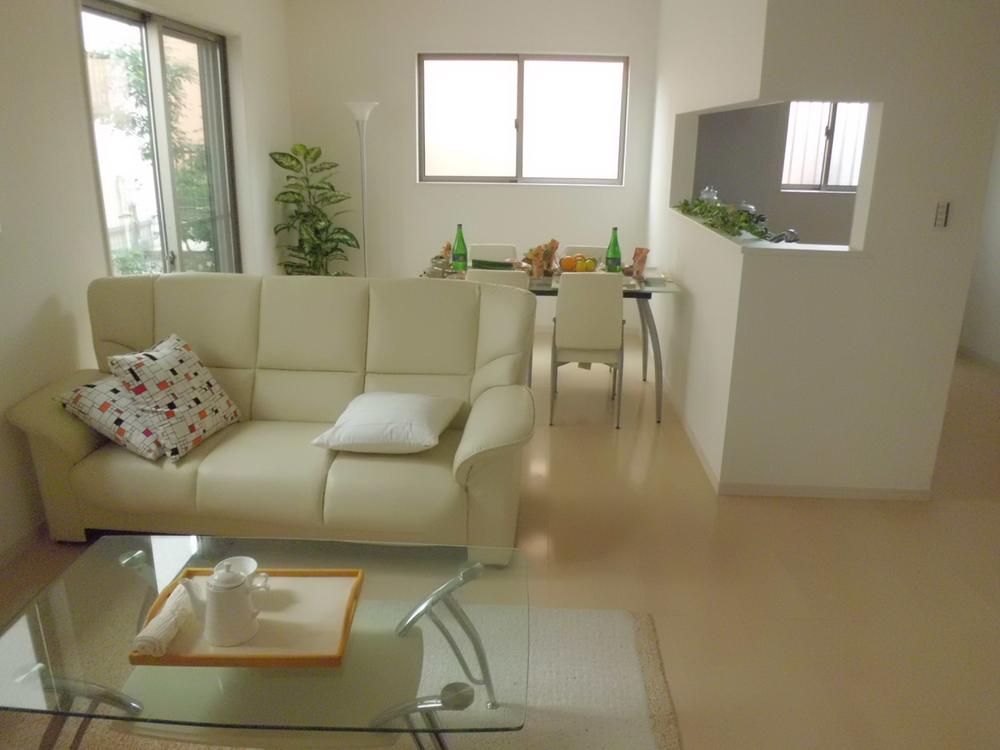 Same specifications photos (living). Same specifications