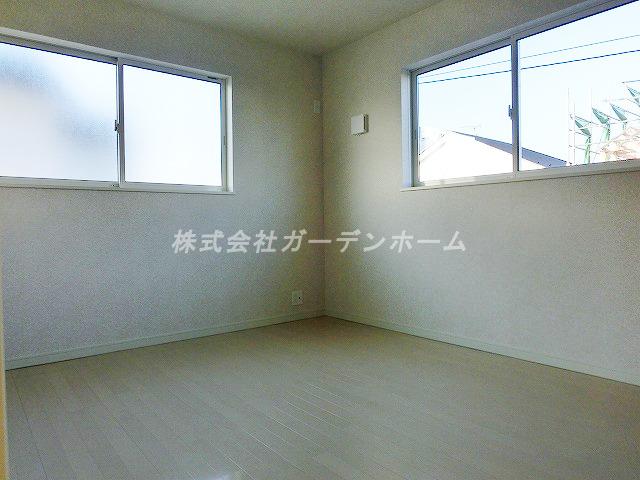 Non-living room. ■ Drenched light of the sun and Sansan, Bright Western-style ■