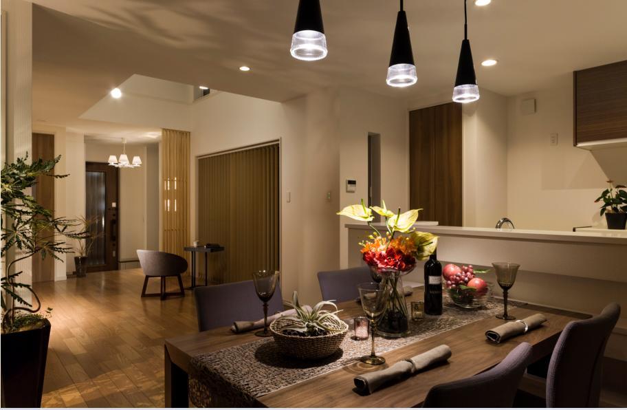 Living. 32 Gochi living, dining