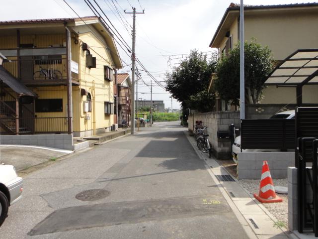 Local photos, including front road. Local (August 2013) Shooting