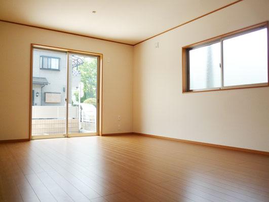 Living.  [Same specifications construction cases]  16 Pledge of bright living room is the perfect space to family reunion! 