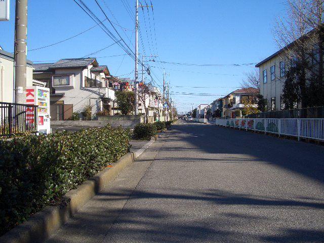 Local photos, including front road. Local (12 May 2013) Shooting